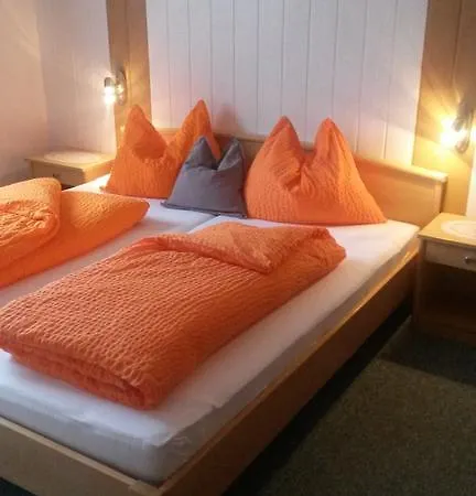 Haus Mary Russbach am Pass Gschuett