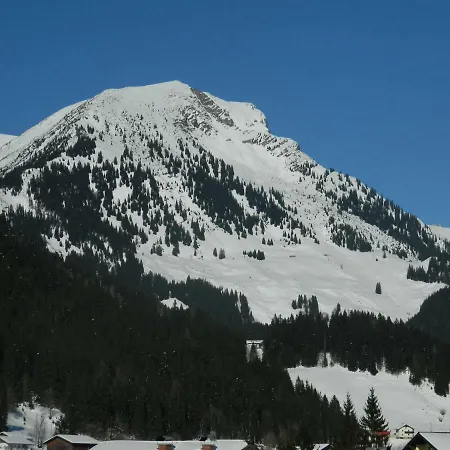 Haus Mary Russbach am Pass Gschuett